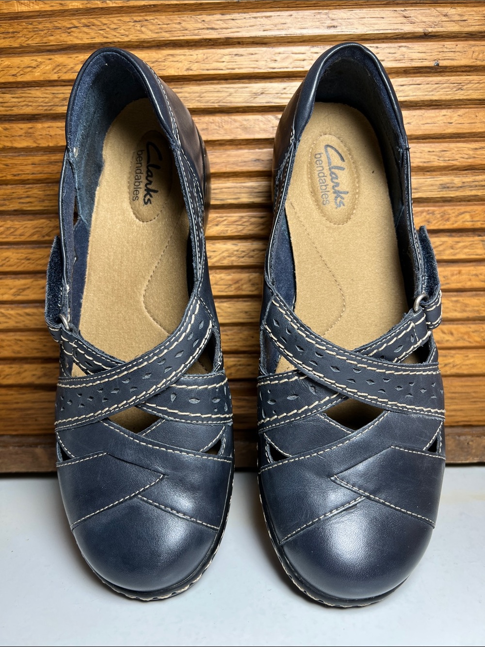 Clark’s size 9 navy blue Ashland Spin Q loafers shoes